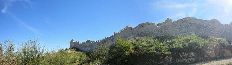 Sortie  Visite de Crussol et visite de la Terre Pimprenelle (changement de programme)